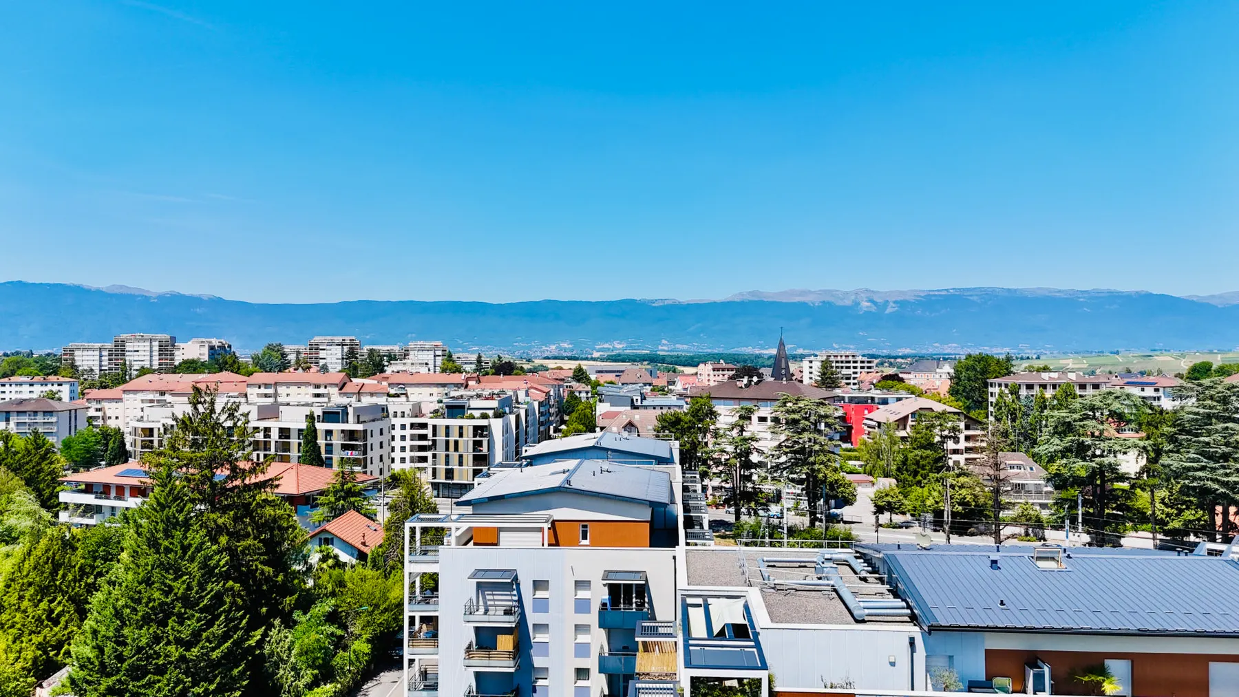 St Julien-en-Genevois centre, Appartement T4 en ATTIQUE avec terrasse de 64,17 m² dans résidence de 2018...