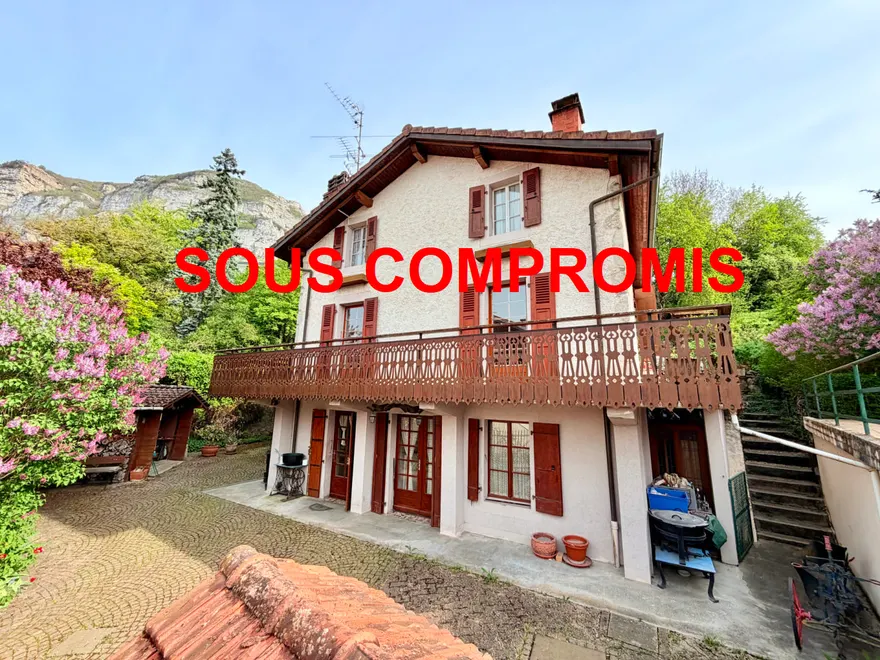 Maison à COLLONGES-SOUS-SALEVE